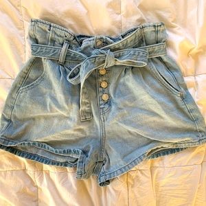 AE High Waisted Mom Shorts Size 6